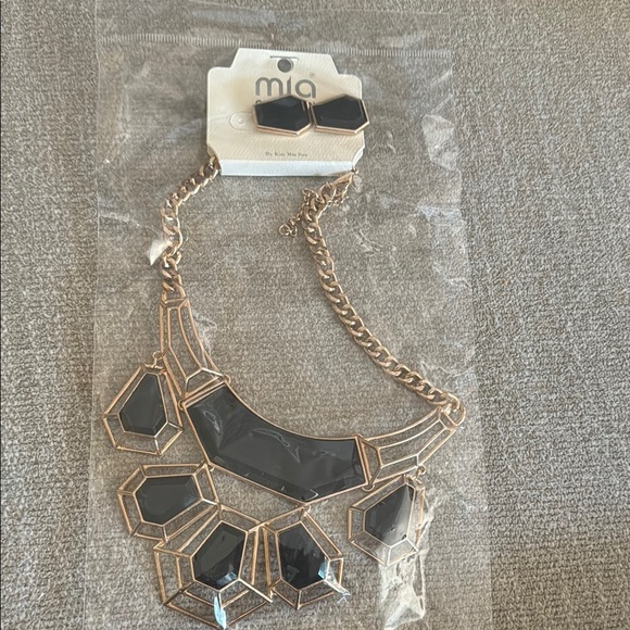 Mia Collection Gold Black Geo Chunky Costume Statement Necklace Earring Set - Picture 1 of 3